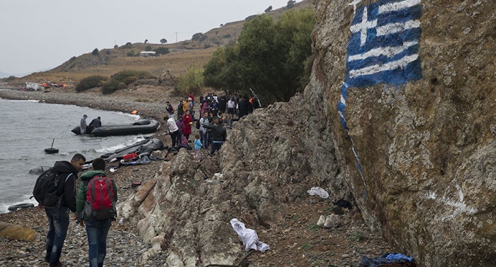 Migrants attack police in camp on Greek island of Leros